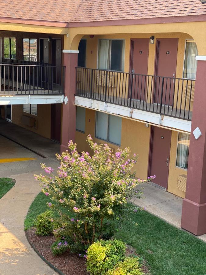 Super 8 By Wyndham Midwest City Ok Extérieur photo