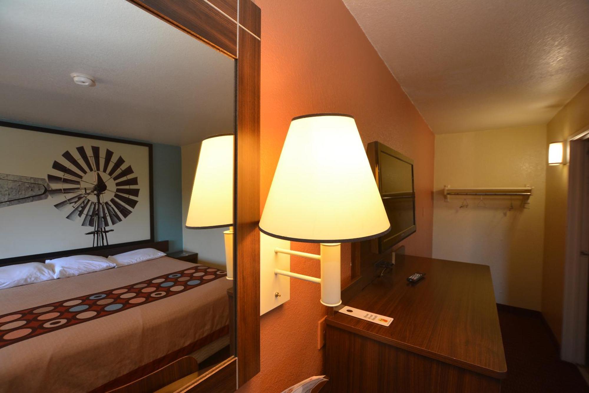 Super 8 By Wyndham Midwest City Ok Chambre photo