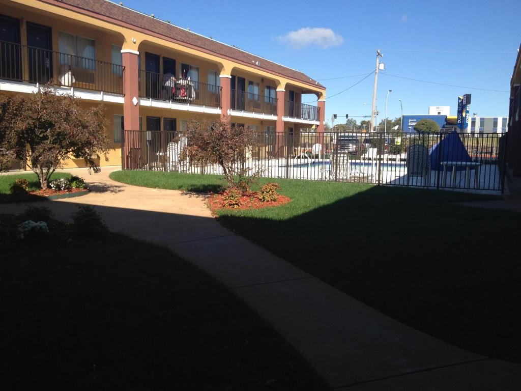 Super 8 By Wyndham Midwest City Ok Extérieur photo